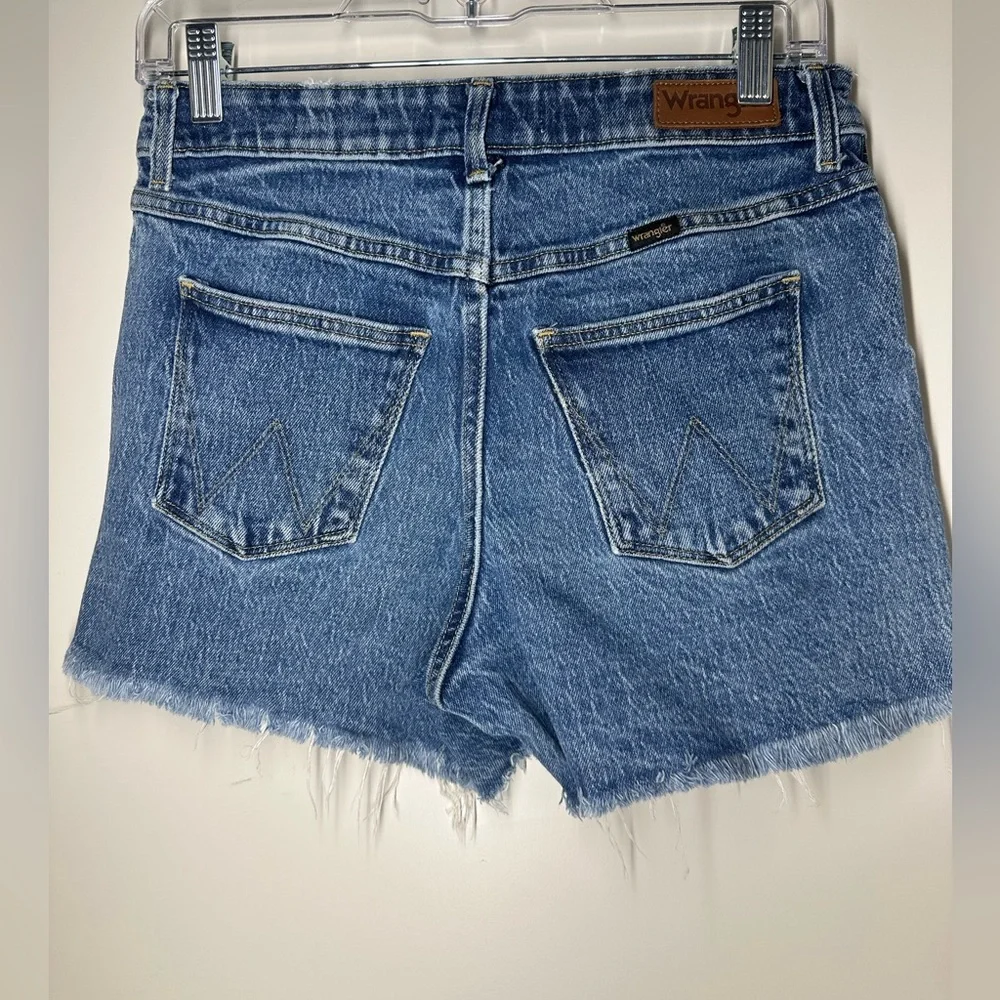 Wrangler Distressed Blue Jean‎ Shorts women size 24